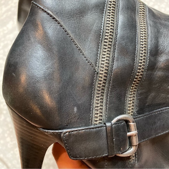 Guess Boots - Picture 2 of 16